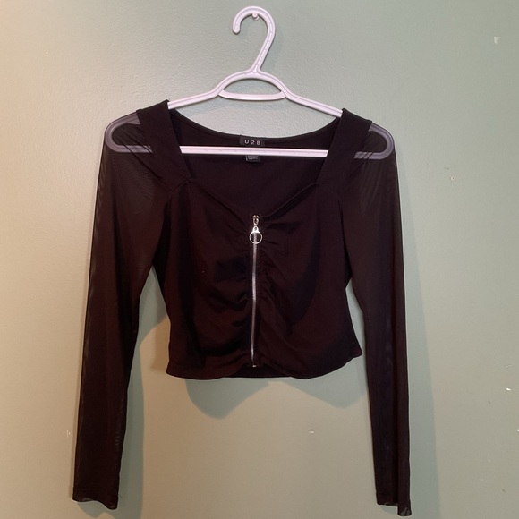 Long Sleeve Crop Top - Picture 1 of 2